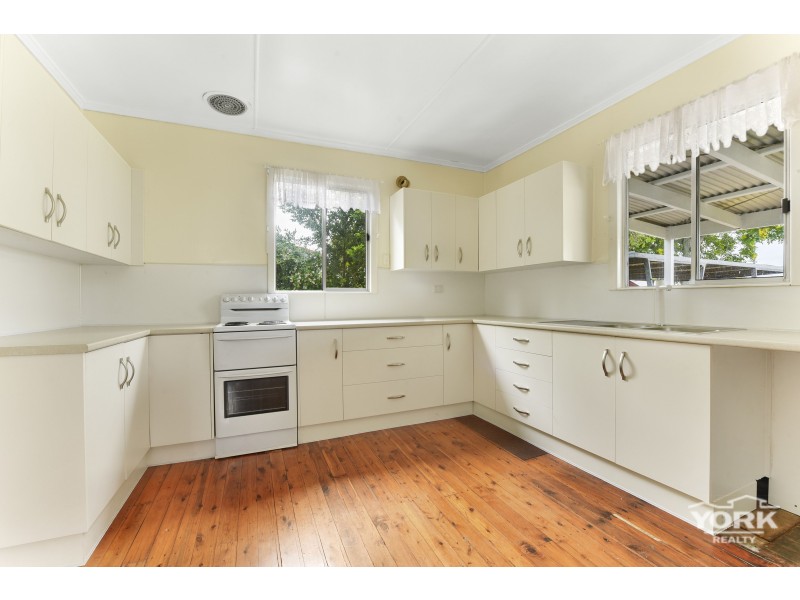 32 Brim Street, Newtown QLD 4350