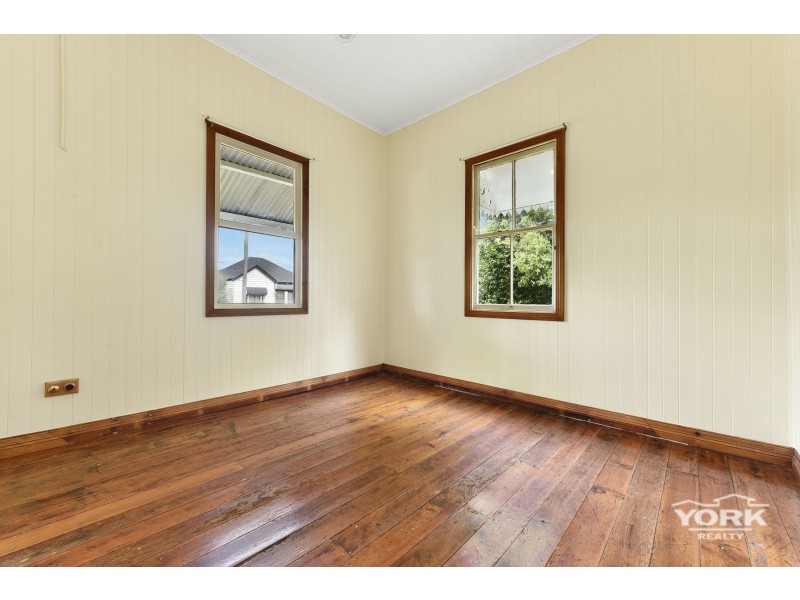 32 Brim Street, Newtown QLD 4350