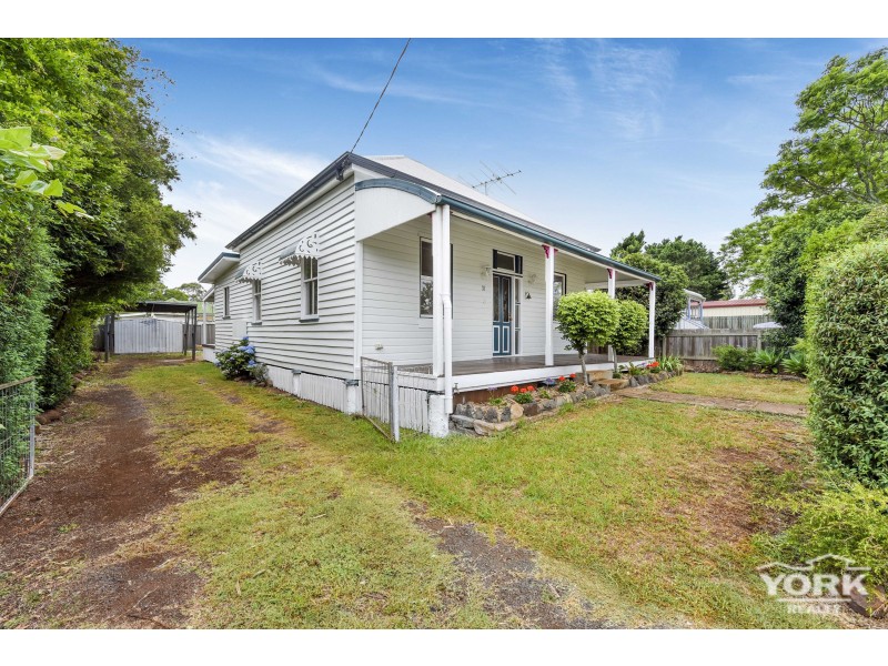 32 Brim Street, Newtown QLD 4350