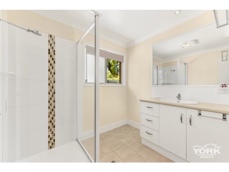1&2/8 Gabrielle Street, Kearneys Spring QLD 4350