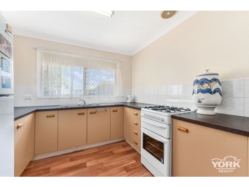 1&2/8 Gabrielle Street, Kearneys Spring QLD 4350