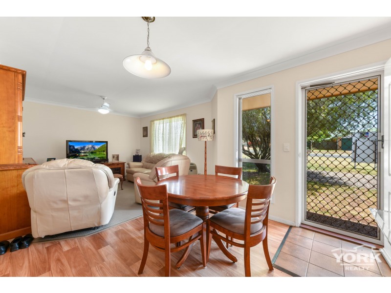 1&2/8 Gabrielle Street, Kearneys Spring QLD 4350