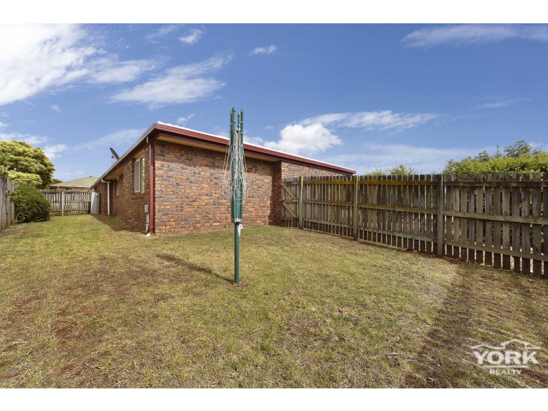 1&2/8 Gabrielle Street, Kearneys Spring QLD 4350