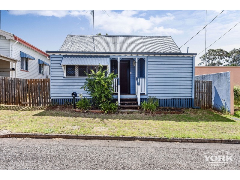 8 Sir Street, North Toowoomba QLD 4350