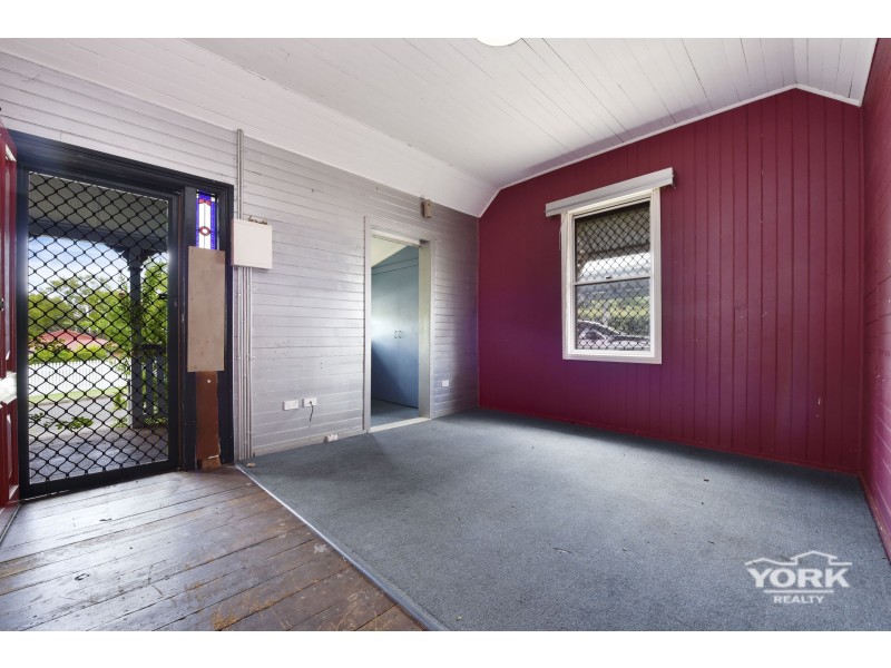 8 Sir Street, North Toowoomba QLD 4350