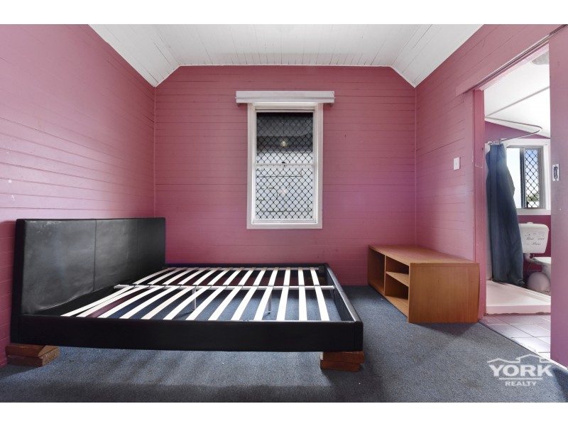 8 Sir Street, North Toowoomba QLD 4350