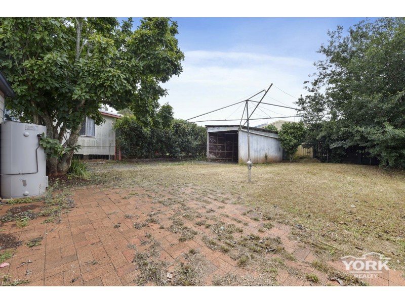 8 Sir Street, North Toowoomba QLD 4350