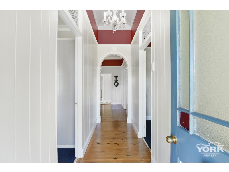 269 New England Highway, Harlaxton QLD 4350