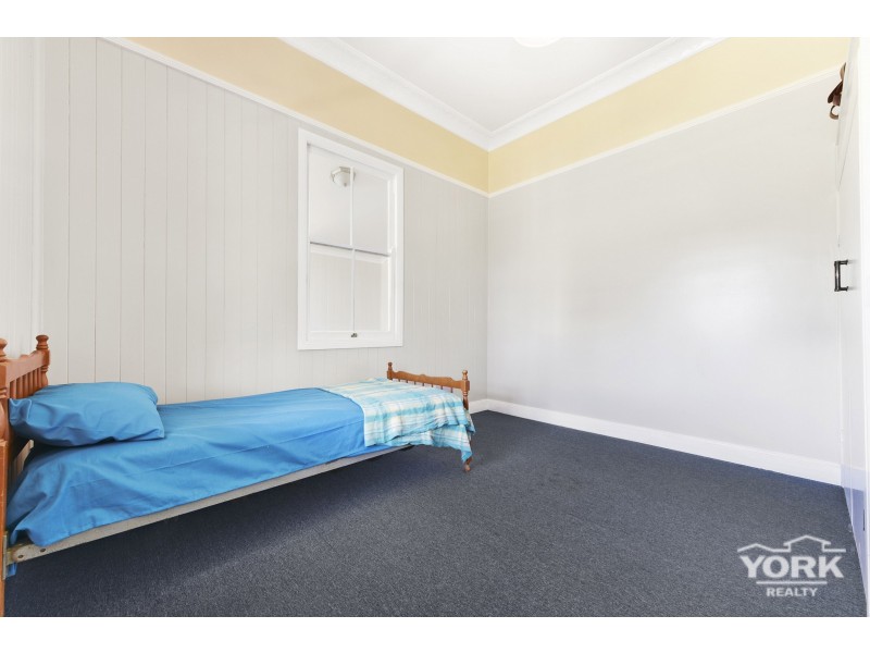 269 New England Highway, Harlaxton QLD 4350