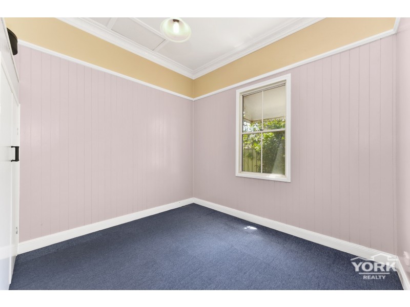 269 New England Highway, Harlaxton QLD 4350