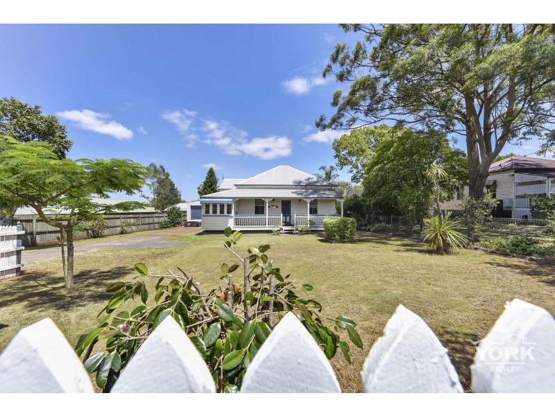 269 New England Highway, Harlaxton QLD 4350