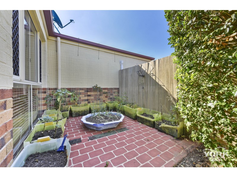 2/14a Hume Street, North Toowoomba QLD 4350