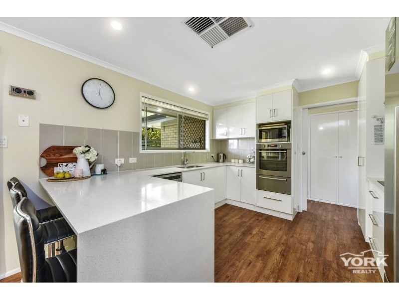 17 Hibiscus Drive, Centenary Heights QLD 4350