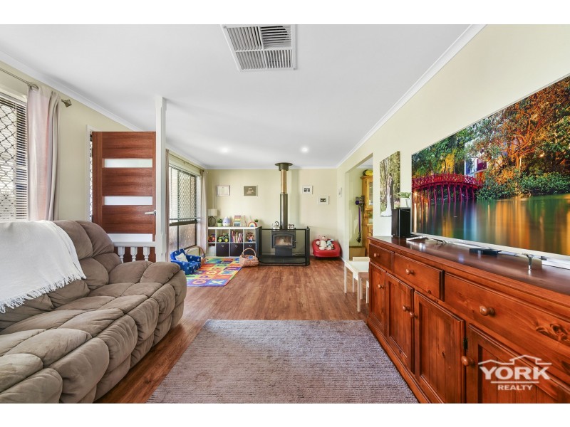 17 Hibiscus Drive, Centenary Heights QLD 4350