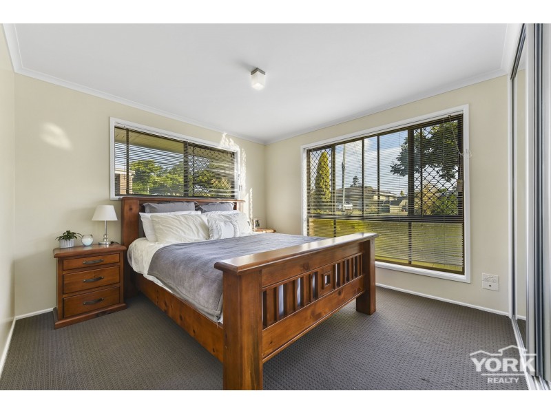 17 Hibiscus Drive, Centenary Heights QLD 4350