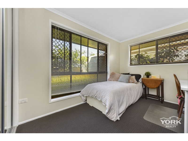 17 Hibiscus Drive, Centenary Heights QLD 4350