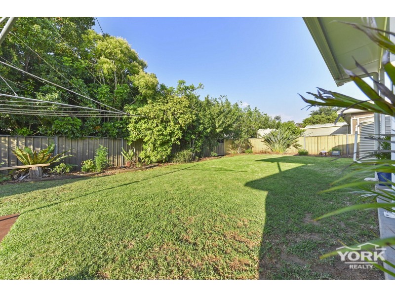 17 Hibiscus Drive, Centenary Heights QLD 4350