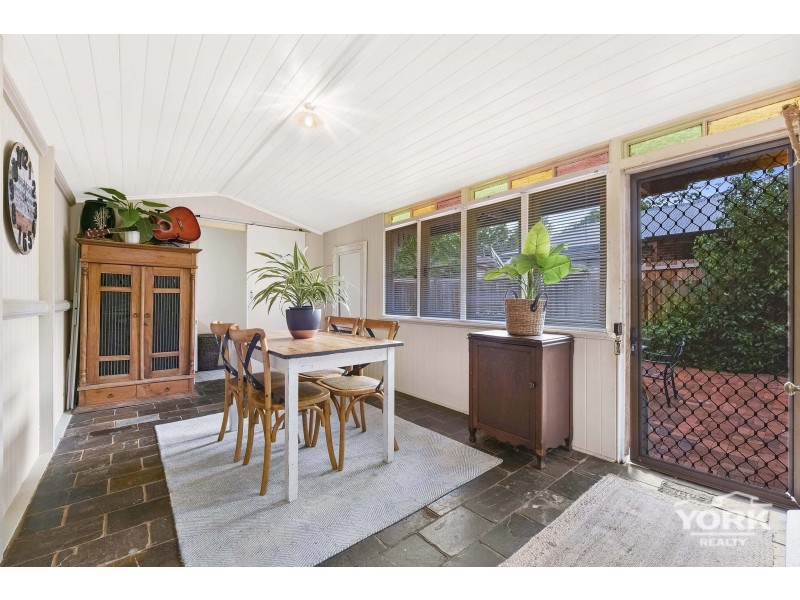 194 South Street, Centenary Heights QLD 4350