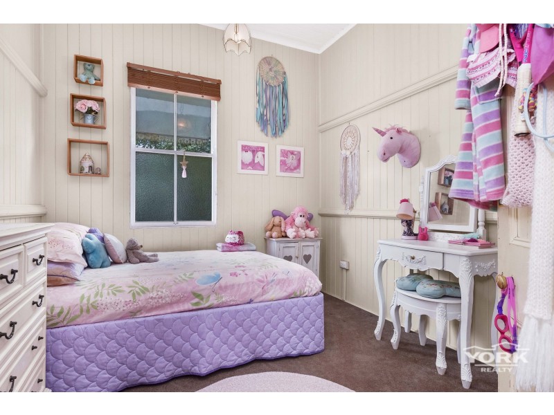 194 South Street, Centenary Heights QLD 4350