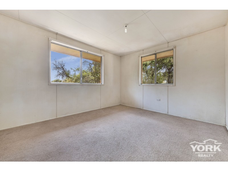 3 Teesdale Avenue, Newtown QLD 4350