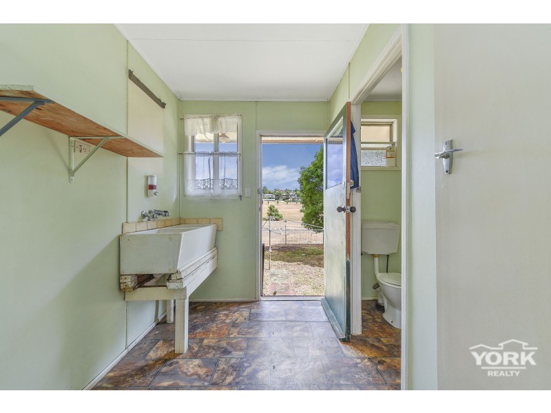 3 Teesdale Avenue, Newtown QLD 4350