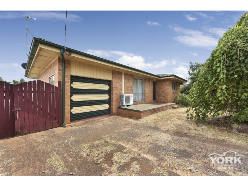 3 Teesdale Avenue, Newtown QLD 4350