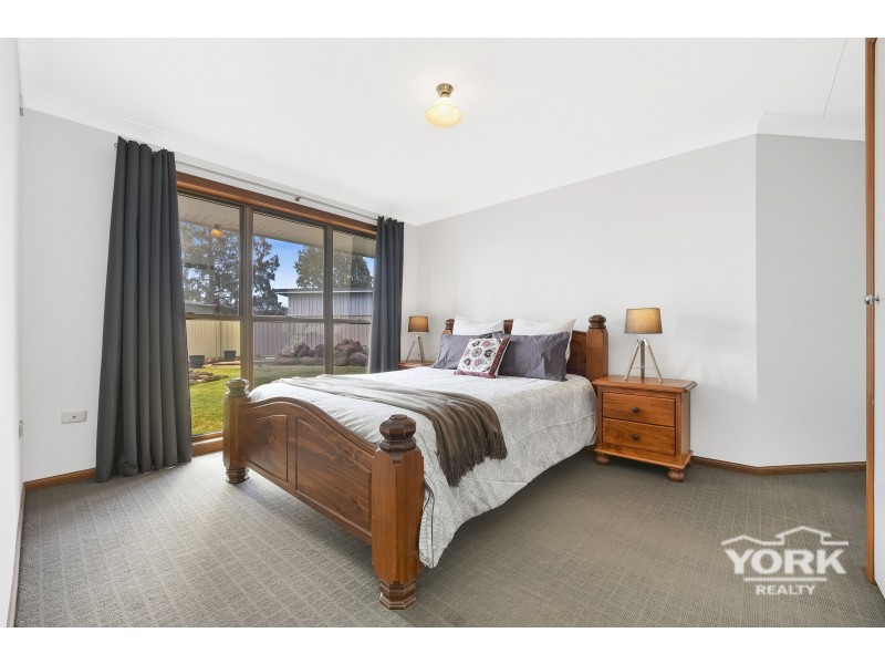 16 Ferguson Road, Westbrook QLD 4350