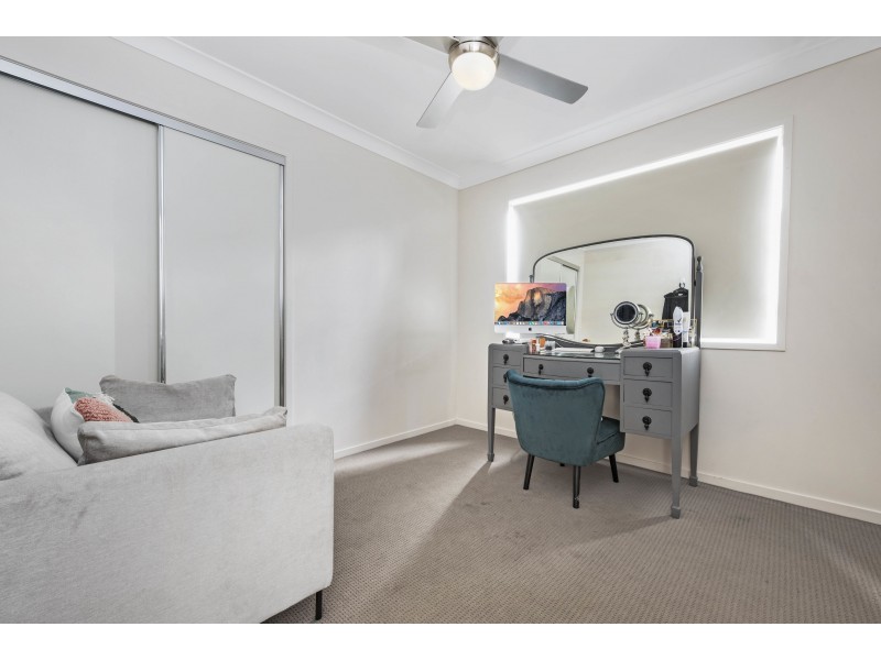 2/24 Sanctuary Drive, Cranley QLD 4350