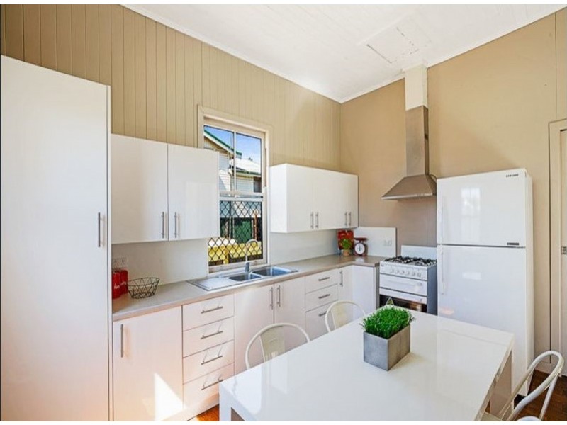 9 Kelfield Street, North Toowoomba QLD 4350