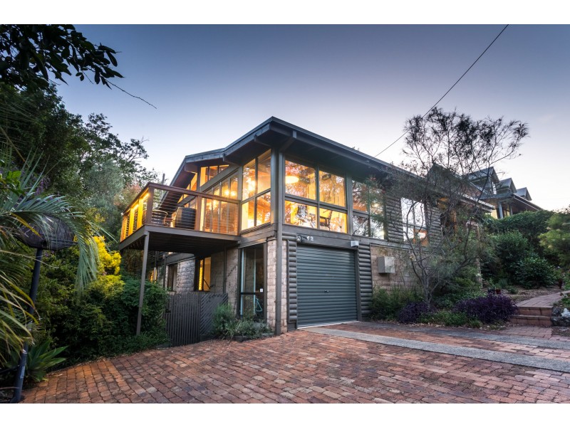 2 Swenson Street, Mount Lofty QLD 4350