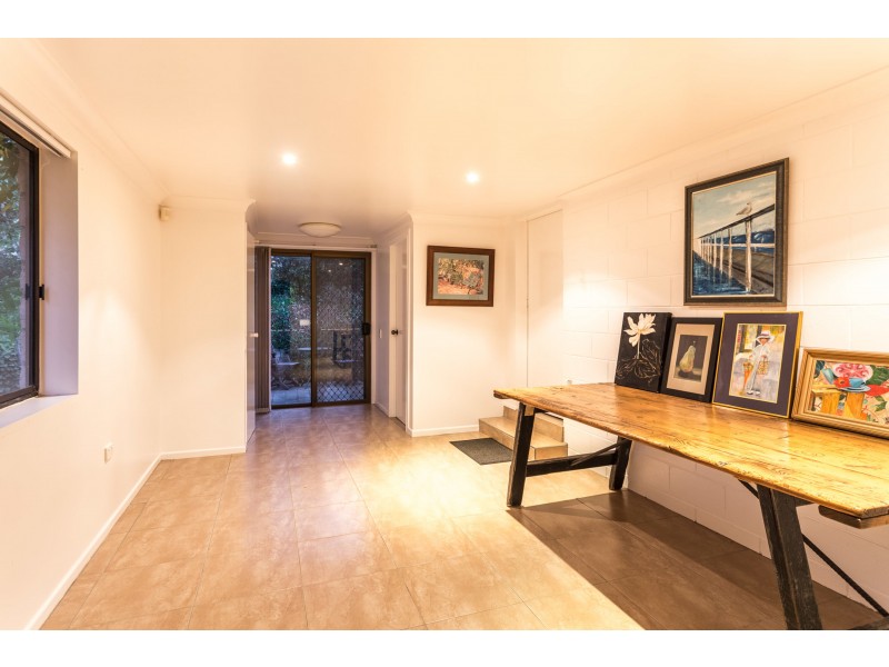 2 Swenson Street, Mount Lofty QLD 4350