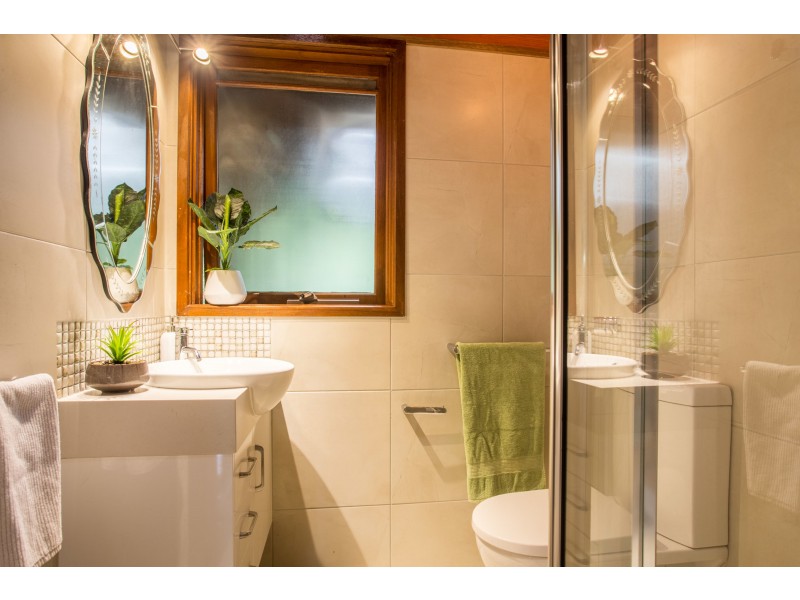 2 Swenson Street, Mount Lofty QLD 4350