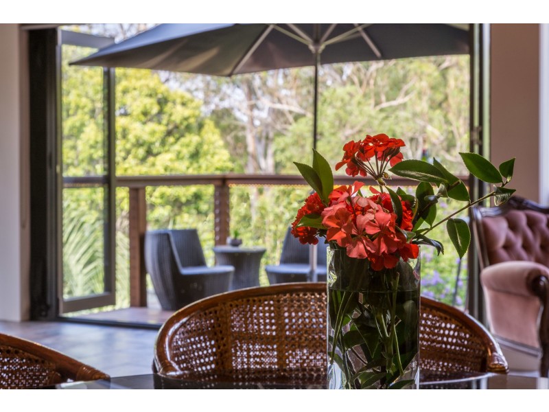 2 Swenson Street, Mount Lofty QLD 4350