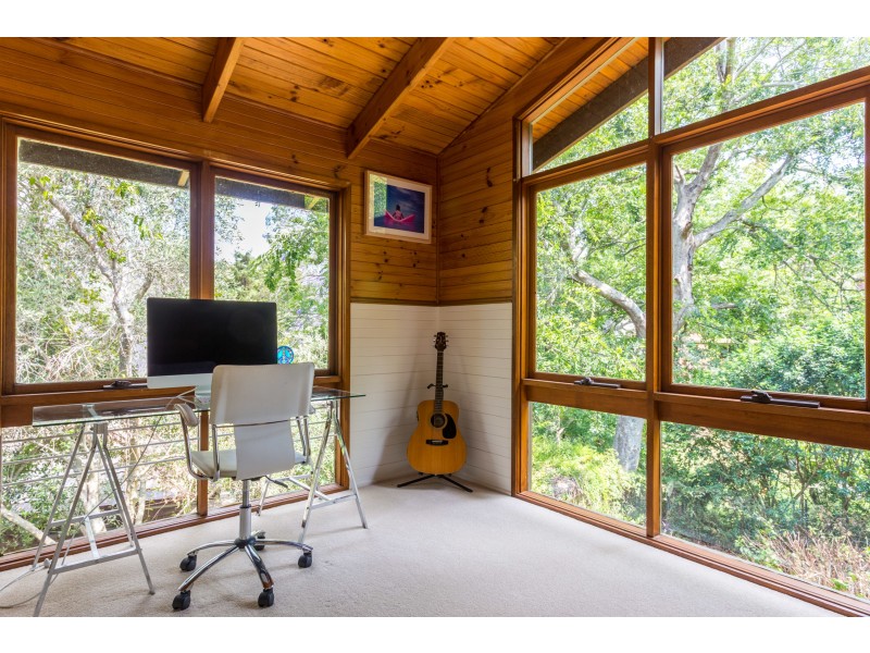 2 Swenson Street, Mount Lofty QLD 4350