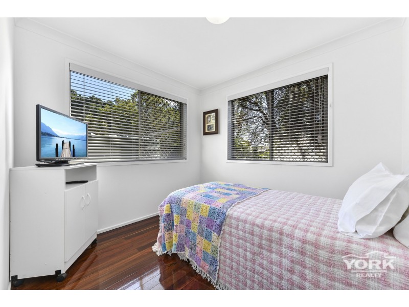 17 Sardon Street, Centenary Heights QLD 4350