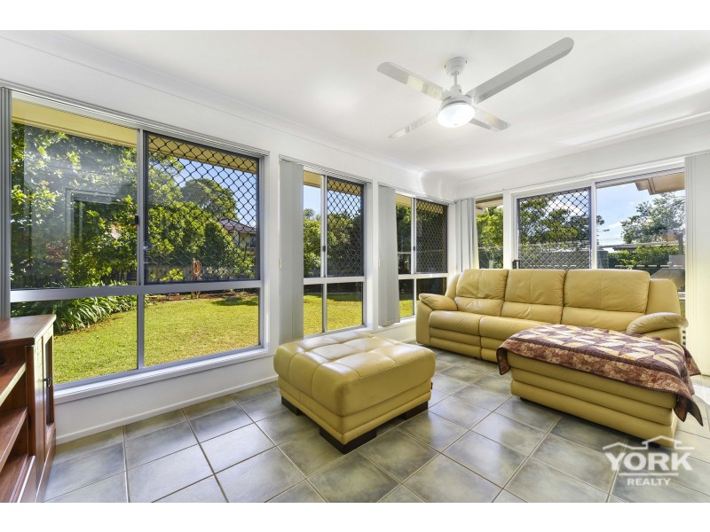 17 Sardon Street, Centenary Heights QLD 4350