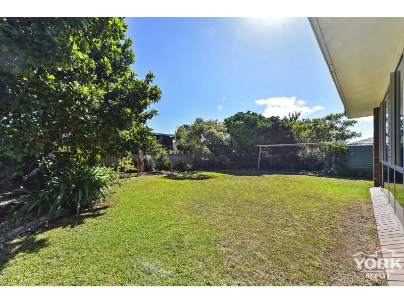 17 Sardon Street, Centenary Heights QLD 4350