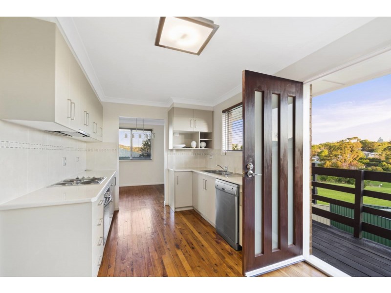4 Simon Street, Rockville QLD 4350