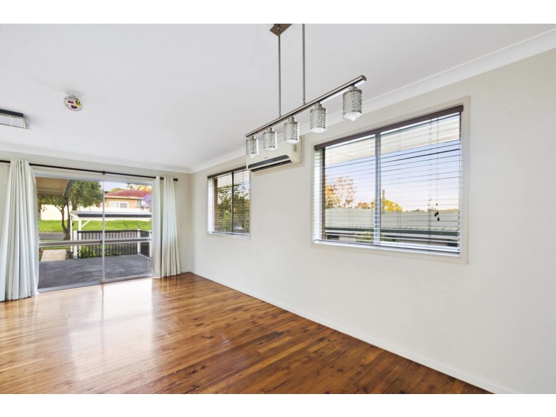 4 Simon Street, Rockville QLD 4350