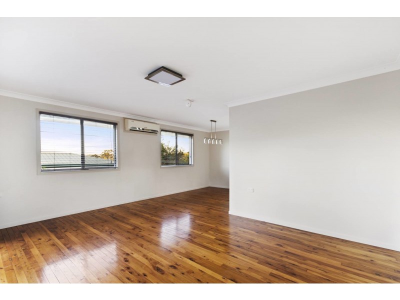 4 Simon Street, Rockville QLD 4350