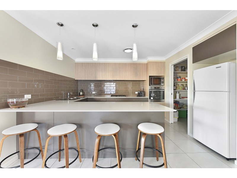 6 McGee Drive, Kearneys Spring QLD 4350
