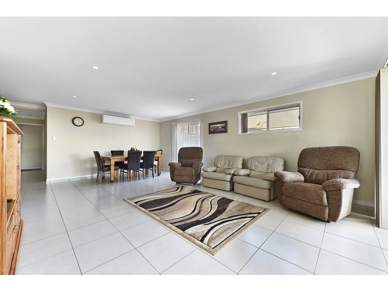 6 McGee Drive, Kearneys Spring QLD 4350