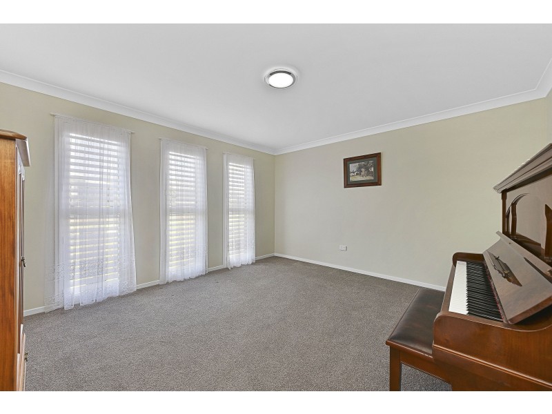 6 McGee Drive, Kearneys Spring QLD 4350