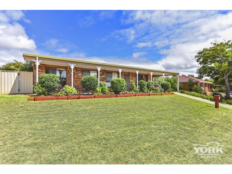 25 Creedon Drive, Kearneys Spring QLD 4350