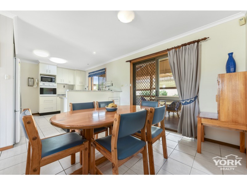 25 Creedon Drive, Kearneys Spring QLD 4350