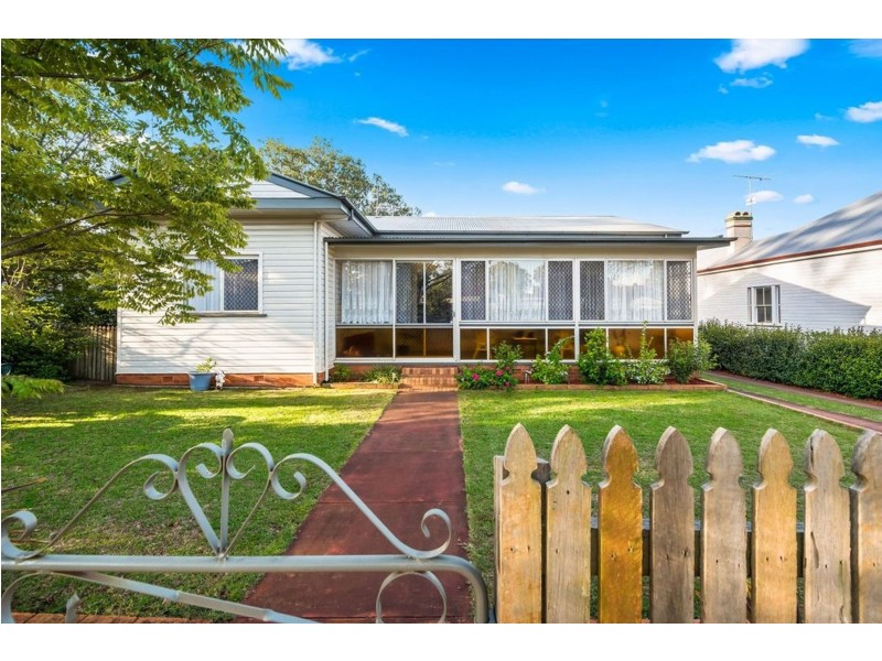 163 Russell Street, Newtown QLD 4350