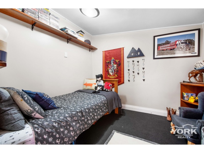 7 Ranfurly Street, Newtown QLD 4350