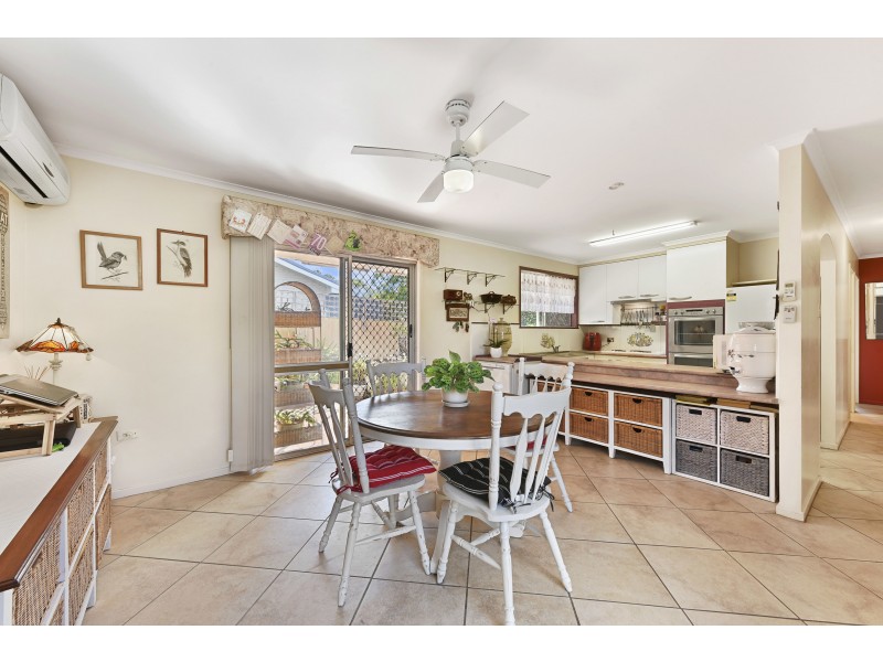 3 Hazel St, Centenary Heights QLD 4350