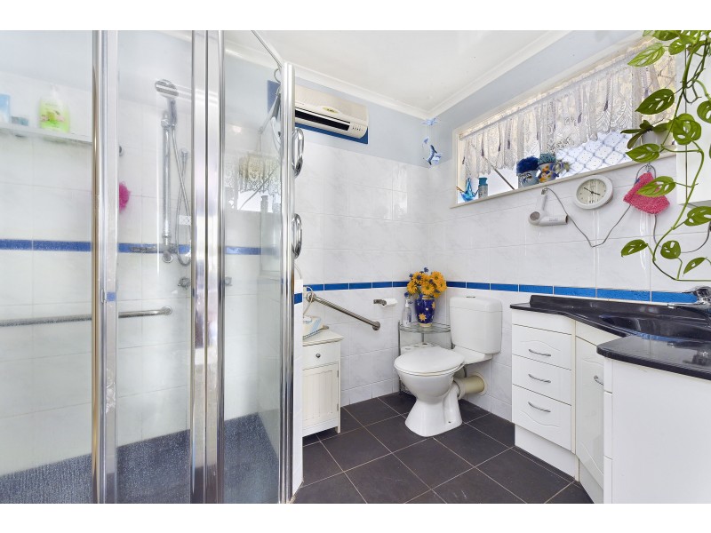 3 Hazel St, Centenary Heights QLD 4350