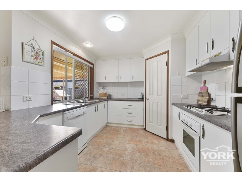 7 Elvery Court, Middle Ridge QLD 4350